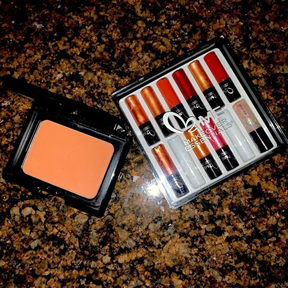 ME blush/lip Gloss set